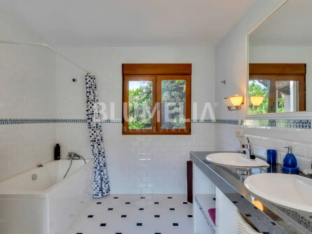 Bathroom of Houses for sale in Dénia  with Air Conditioner, Private garden and Terrace