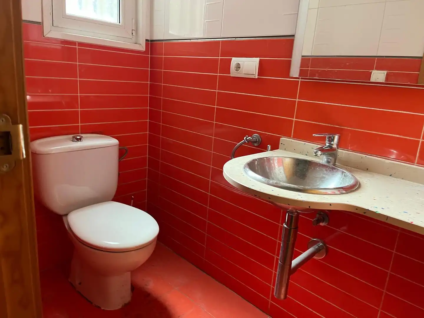 Bathroom of Commercial properties for rent in Vigo 
