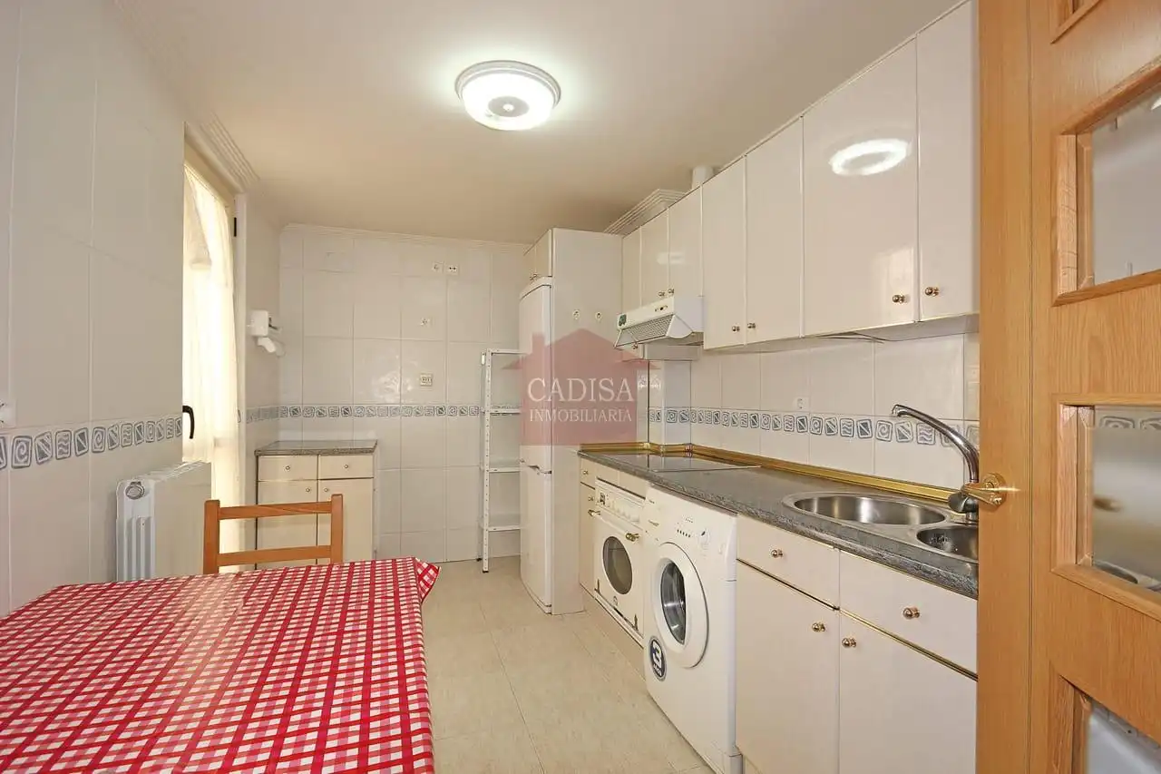 Kitchen of Flat for rent in Salamanca  with Heating, Storage room and Furnished