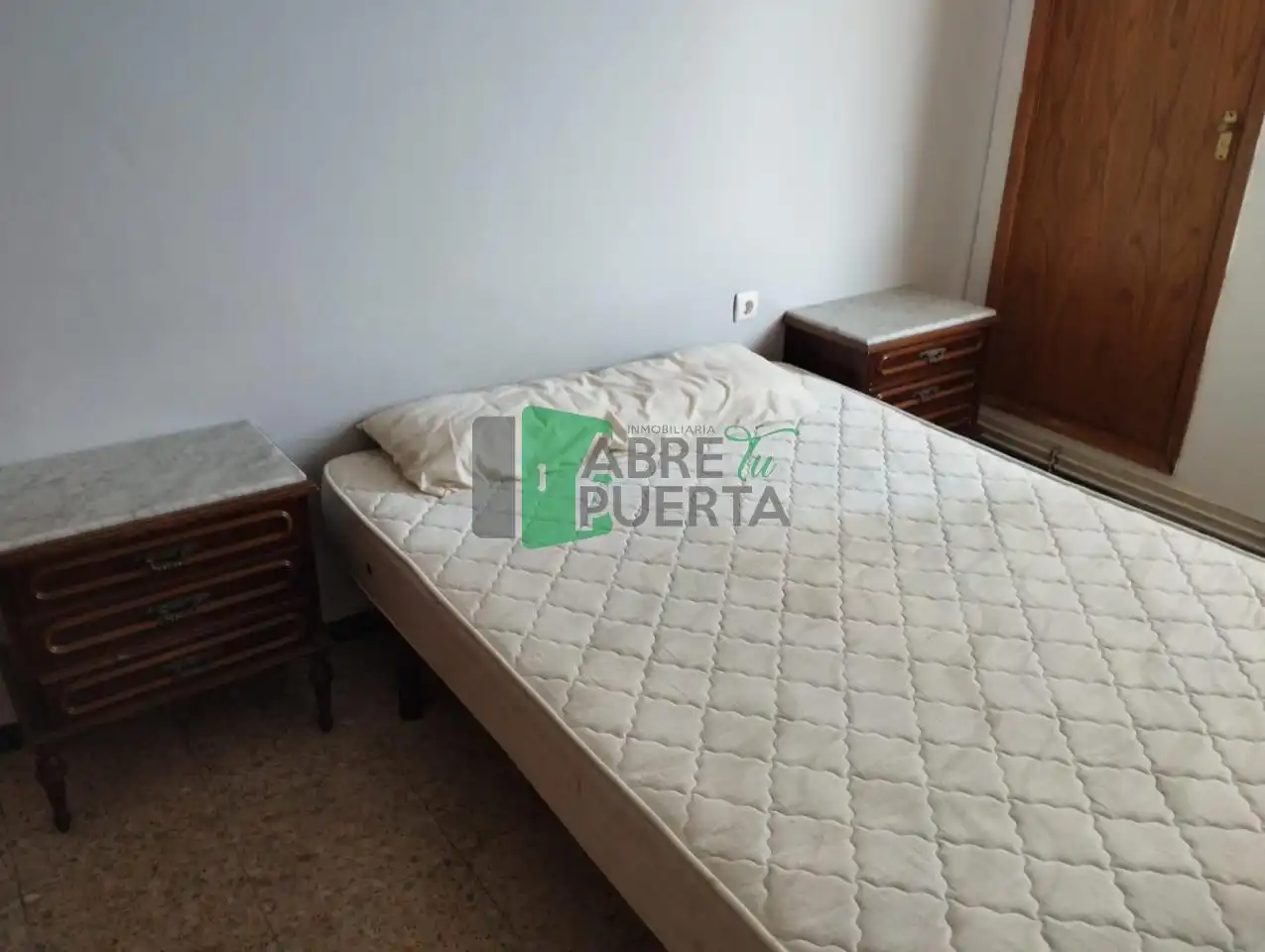 Habitación de Piso en venta en San Miguel de la Ribera con Calefacción, Trastero y Amueblado