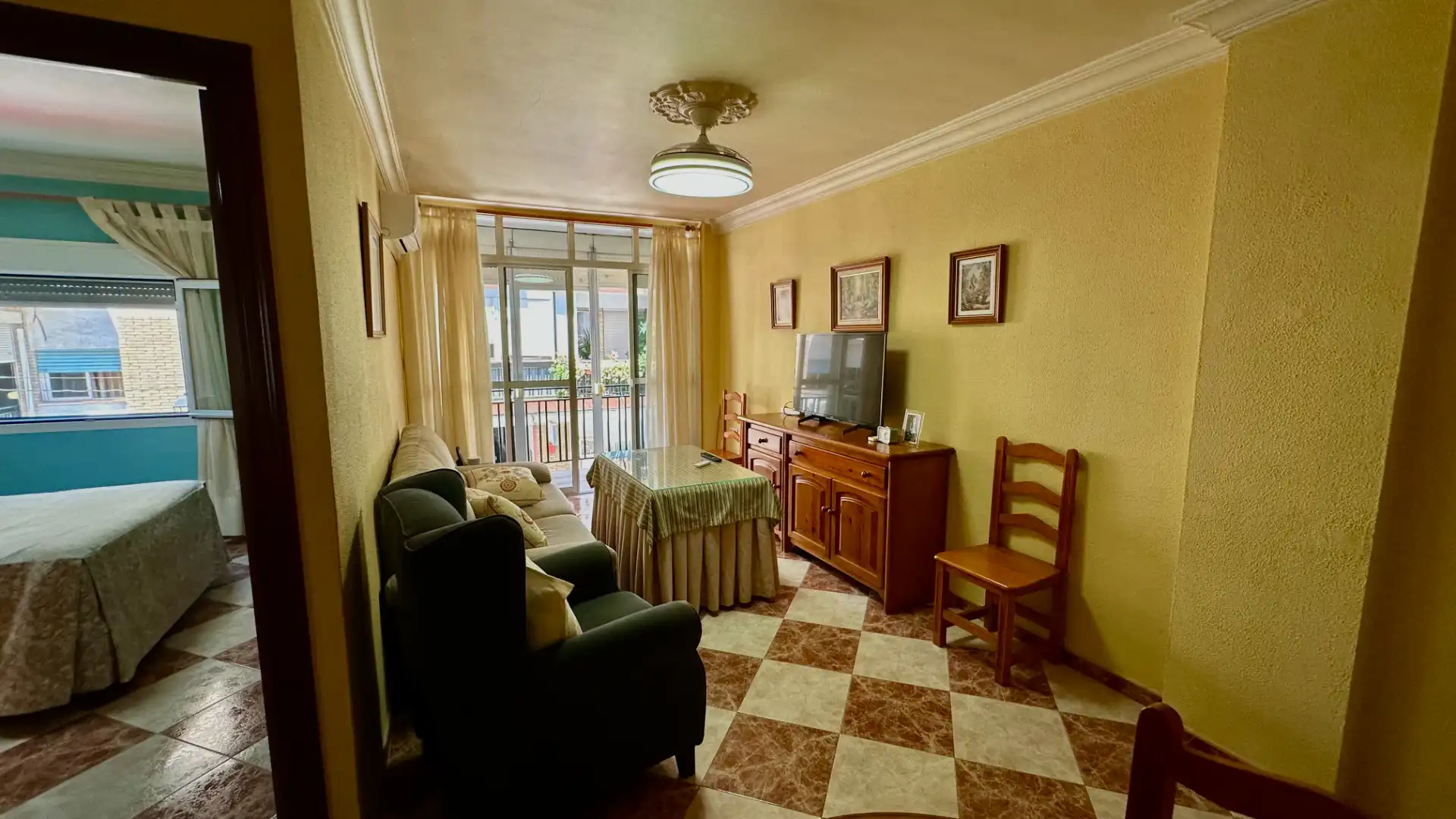 Sala de estar de Piso en venta en Castilleja de la Cuesta con Aire acondicionado y Terraza