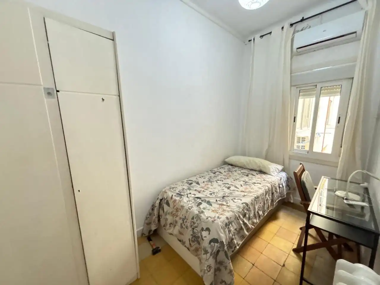 Bedroom of Flat for rent in Madrid