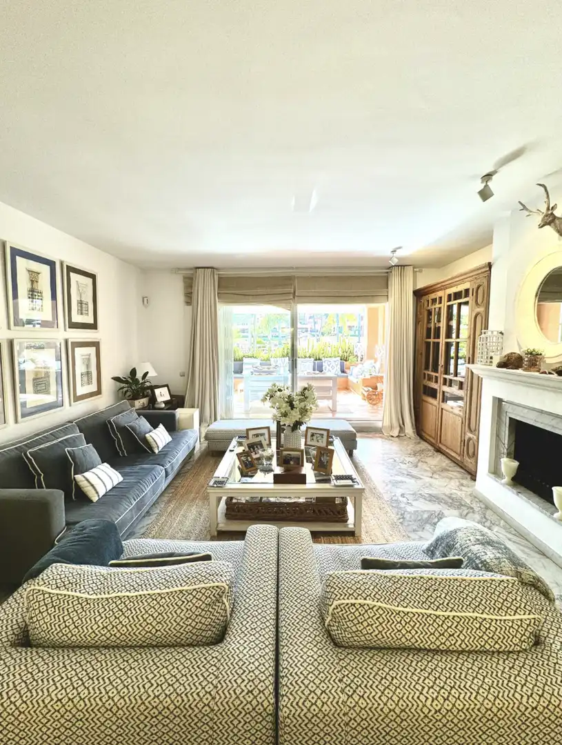 Living room of Ground floor for sale in Marbella  with Air Conditioner, Heating and Terrace