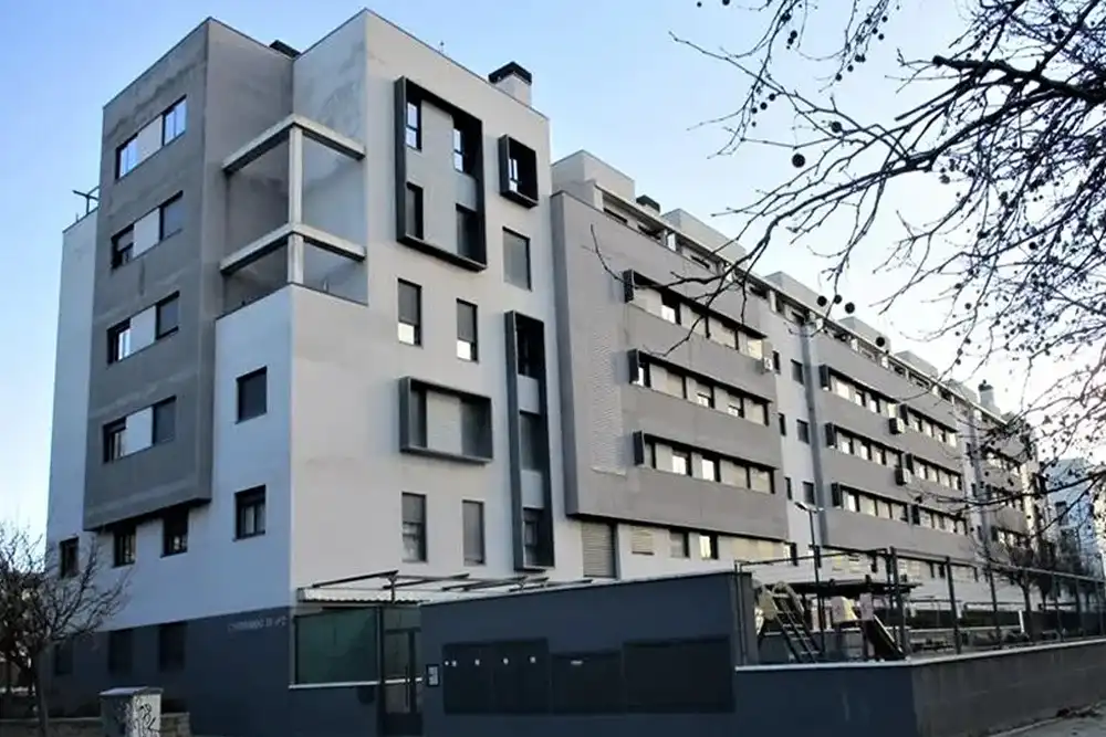 Außenansicht von Garage zum Verkauf in Alcalá de Henares