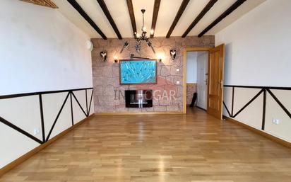 Living room of Flat for sale in Ávila Capital  with Heating, Private garden and Terrace