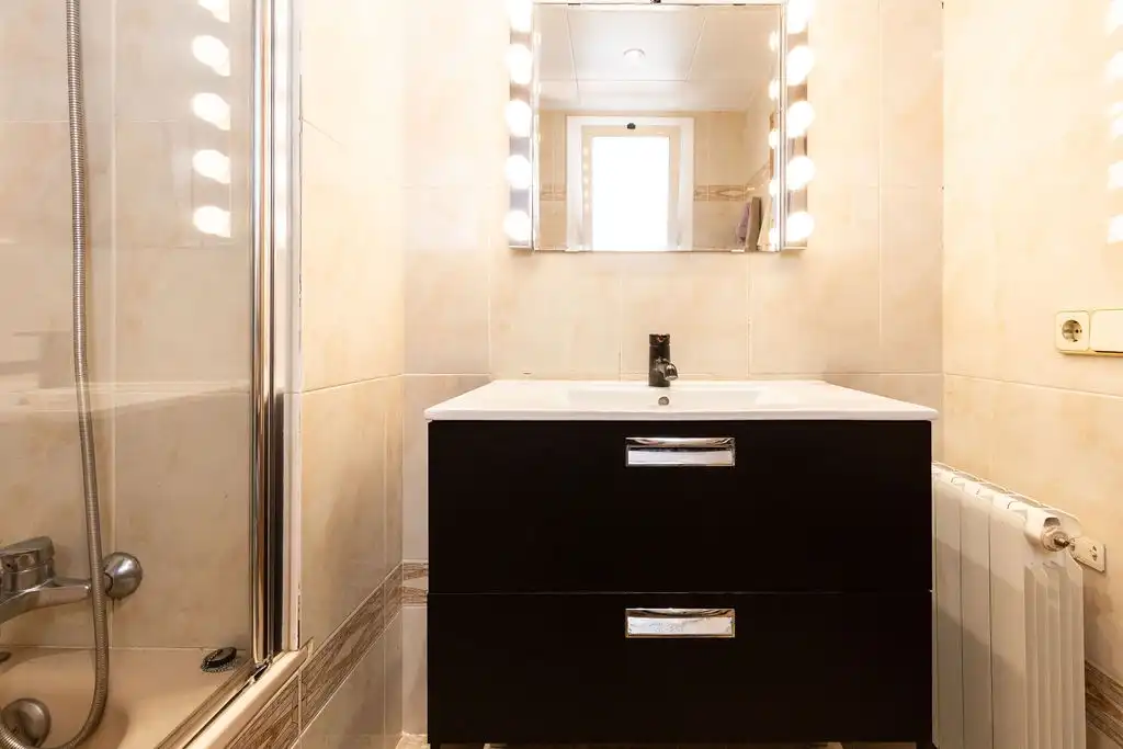Badezimmer von Haus oder Chalet zum Verkauf in Canet de Mar mit Klimaanlage, Heizung und Terrasse