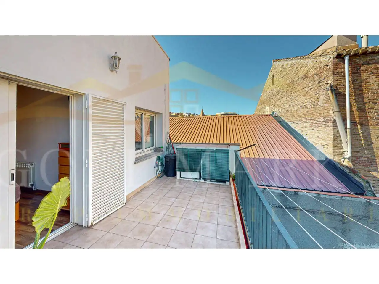 Vista exterior de Piso en venta en Sant Vicenç Dels Horts con Aire acondicionado, Calefacción y Parquet