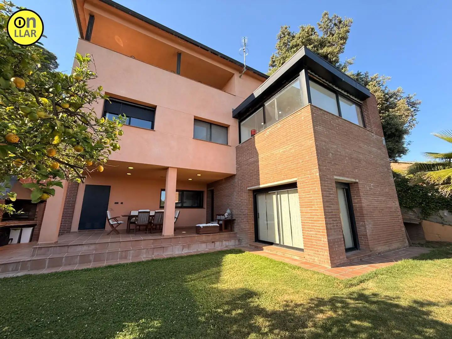 Vista exterior de Casa o chalet en venta en L'Ametlla del Vallès
