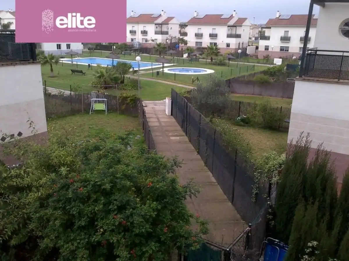 Piscina de Casa o xalet de lloguer en Jerez de la Frontera amb Aire condicionat, Calefacció i Jardí privat