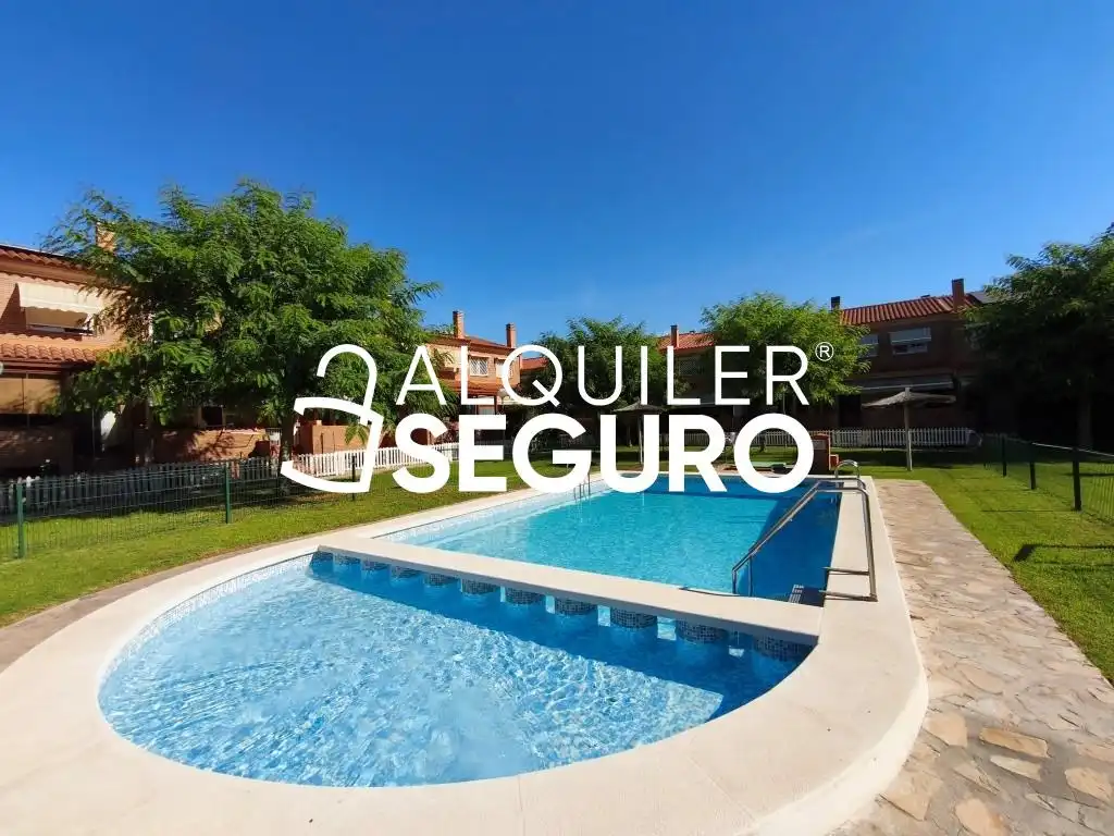 Chalet con piscina en alquiler en Alcalde Ramón Orts Galán