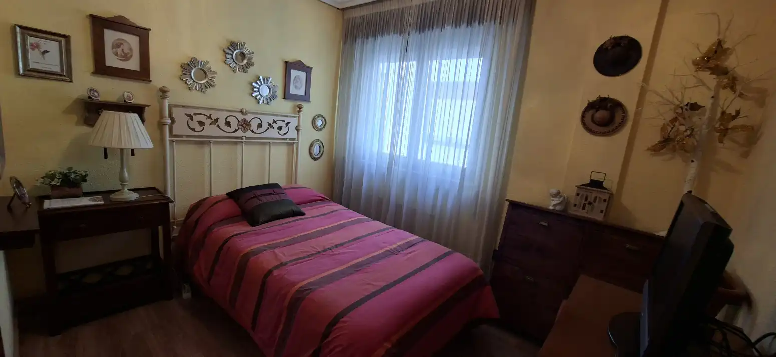 Schlafzimmer von Wohnung zum Verkauf in Torrelavega  mit Heizung, Parkett und Abstellraum