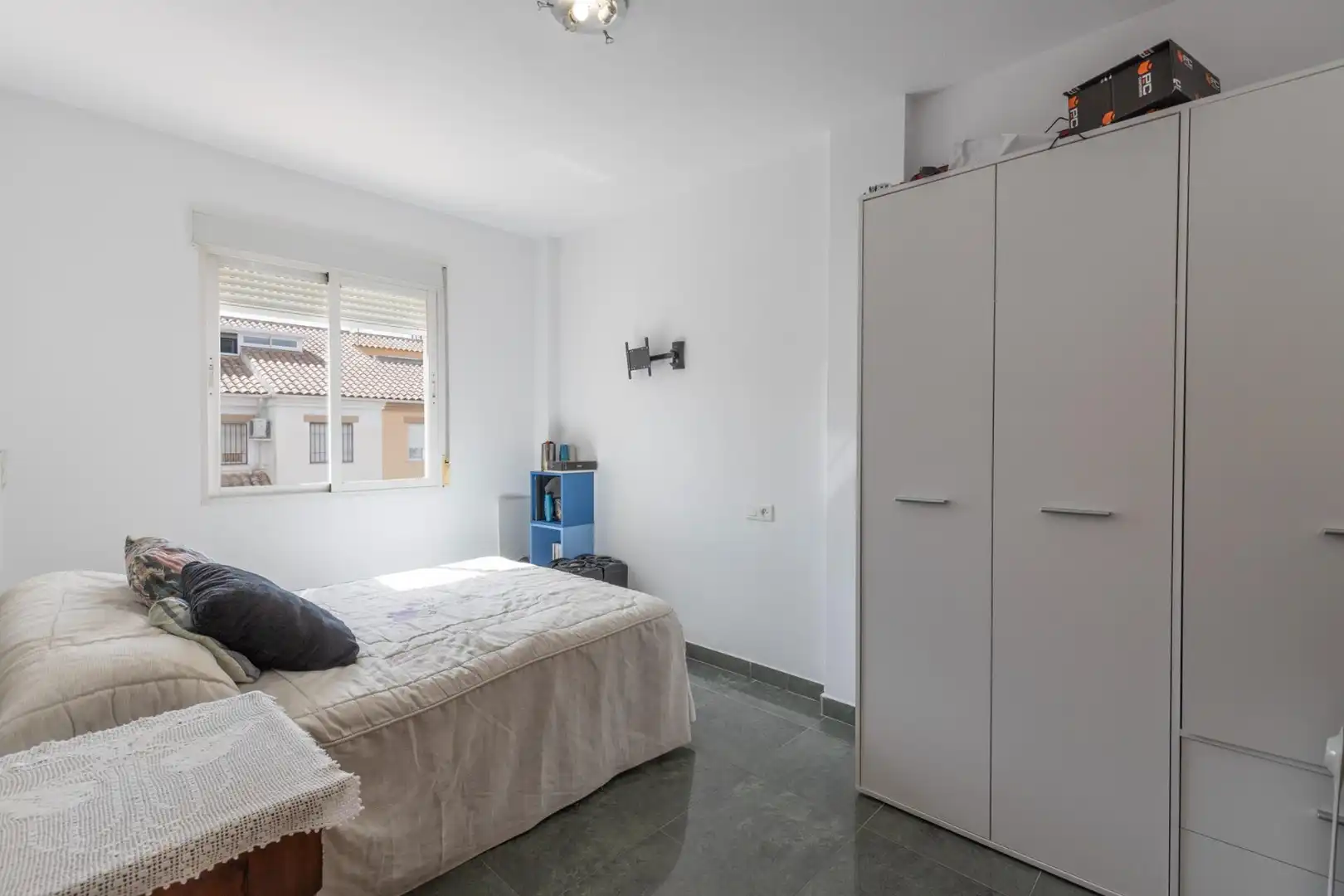 Habitación de Casa adosada en venta en Churriana de la Vega con Aire acondicionado, Calefacción y Terraza