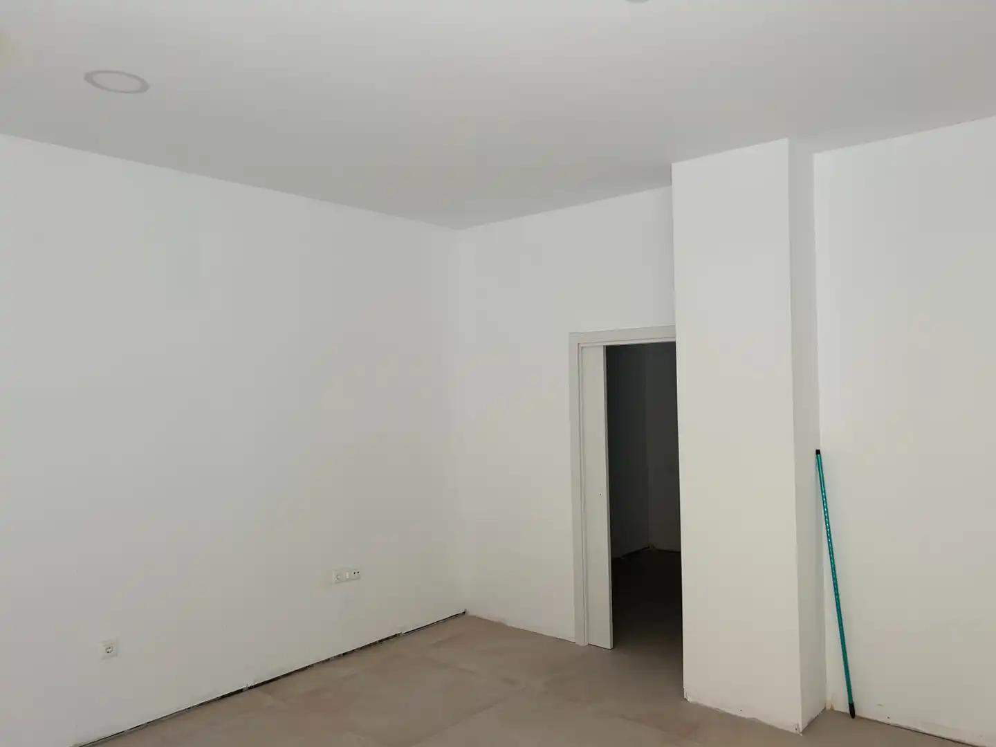 Commercial properties for sale in Vélez-Málaga  with Air Conditioner and Heating