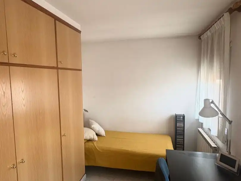 Casa aparellada en venda a Carrer de Tàrrega 54, imagen 11