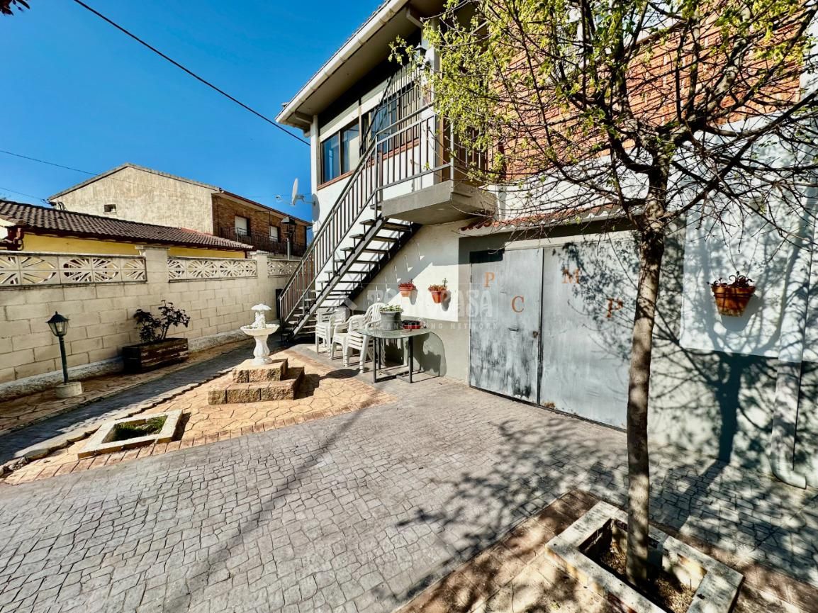 Vista exterior de Casa o chalet en venta en Santorcaz con Calefacción