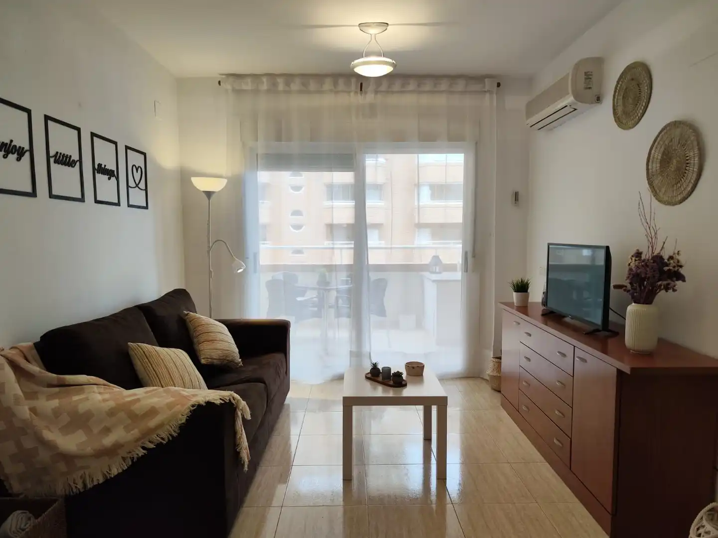 Sala de estar de Apartamento de alquiler en Oropesa del Mar / Orpesa con Aire acondicionado, Terraza y Amueblado