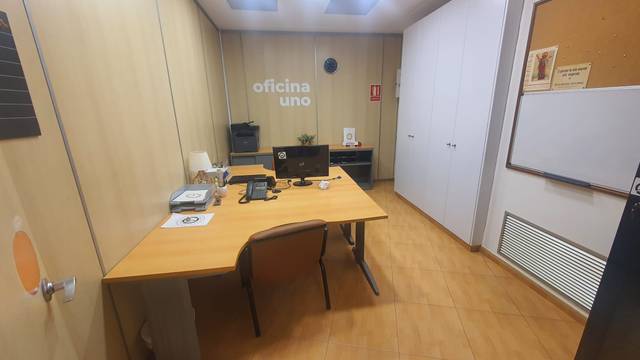 Local comercial en Alquiler en Camino de Onda - Salesianos