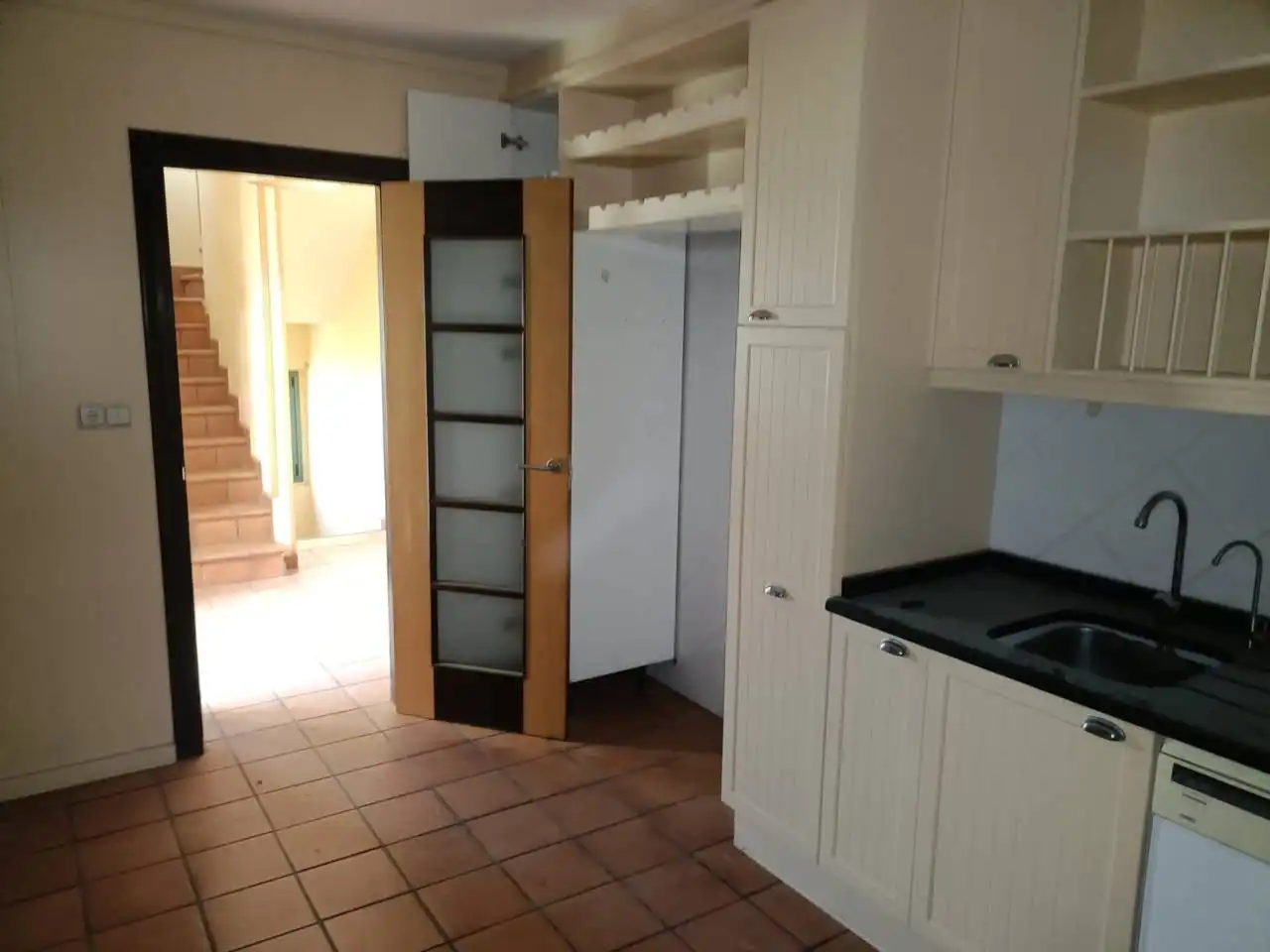 Terraced house with pool for sale in Calle Almendros, imagen 6
