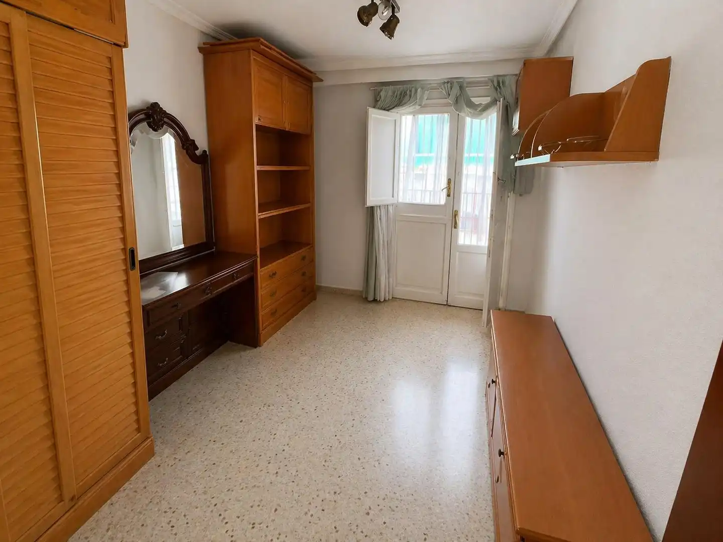 Schlafzimmer von Country house zum Verkauf in Gelsa mit Heizung