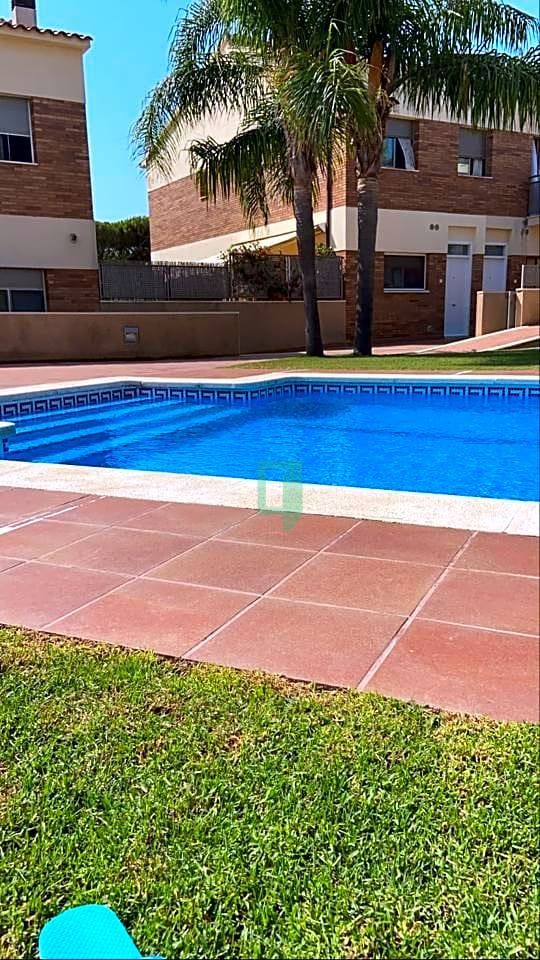 Piscina de Casa o xalet en venda en El Vendrell amb Aire condicionat, Calefacció i Jardí privat