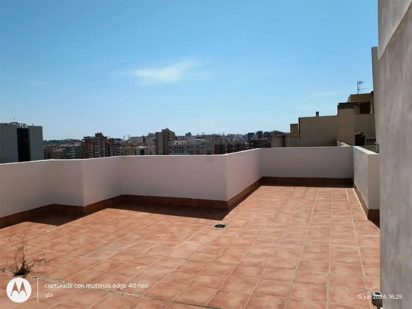 Terrasse von Dachboden zur Miete in Alicante / Alacant mit Klimaanlage, Schwimmbad und Balkon