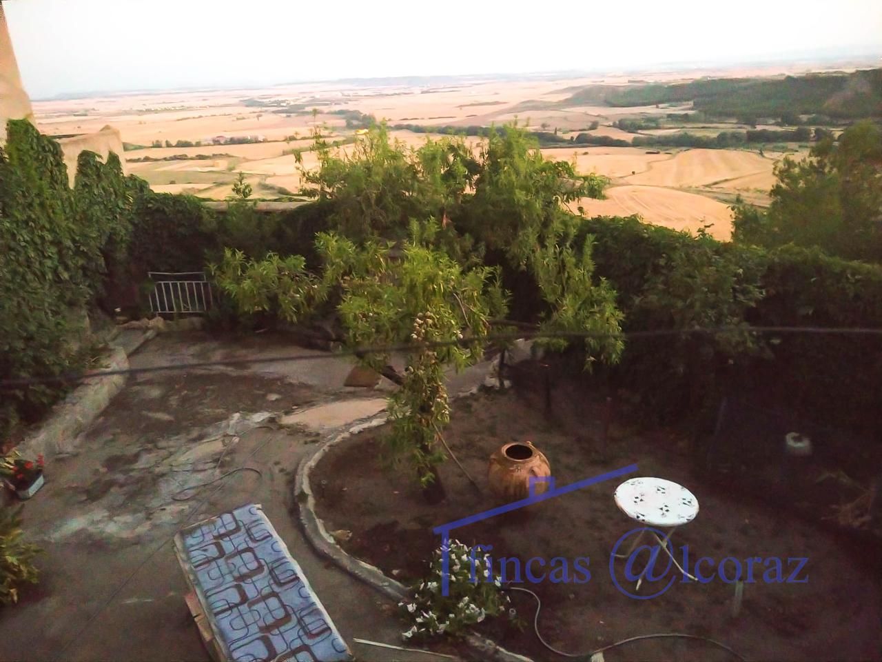 Terrassa de Finca rústica en venda en La Sotonera amb Jardí privat