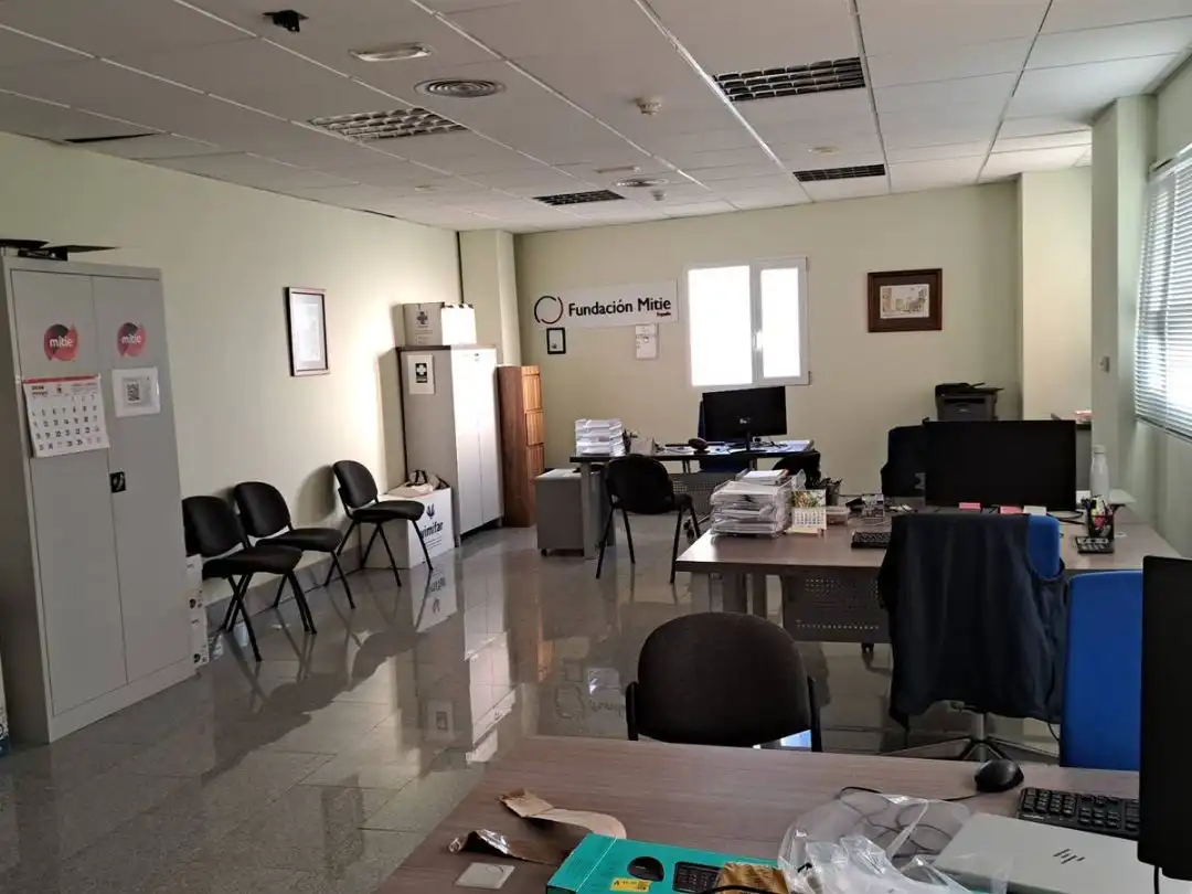 Oficina de alquiler en Zaratán con Aire acondicionado, Amueblado y Internet