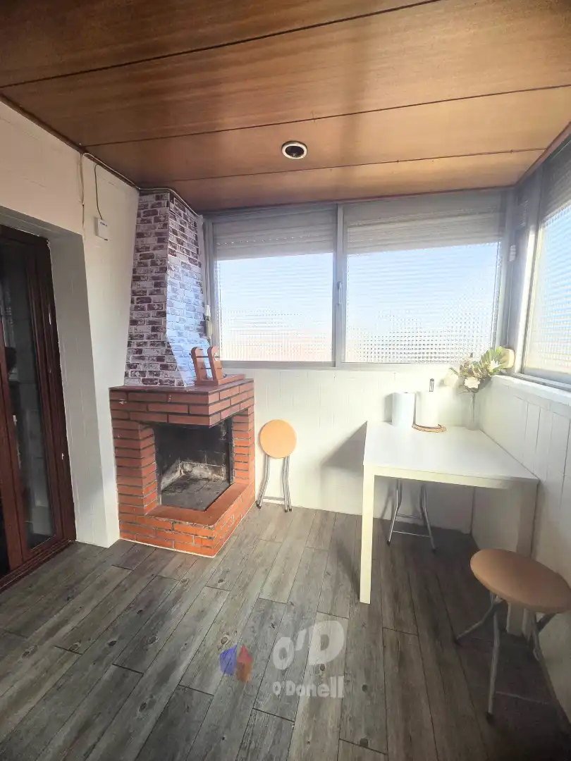 Sala de estar de Ático en venta en Sant Boi de Llobregat con Aire acondicionado, Terraza y Horno