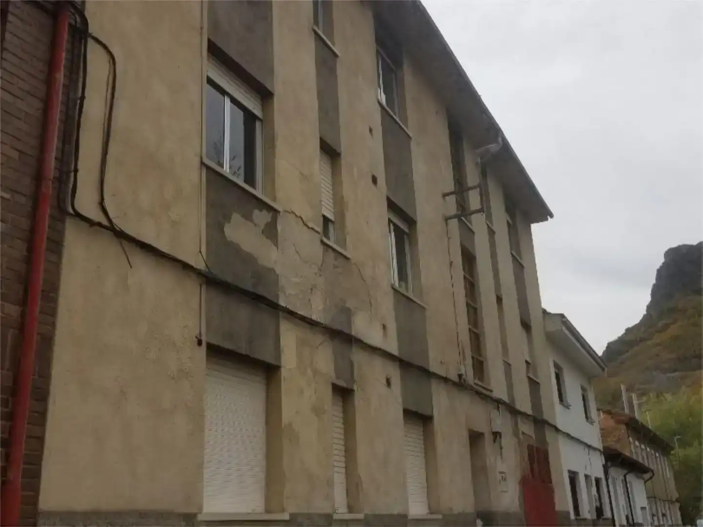 Vista exterior de Piso en venta en La Pola de Gordón 