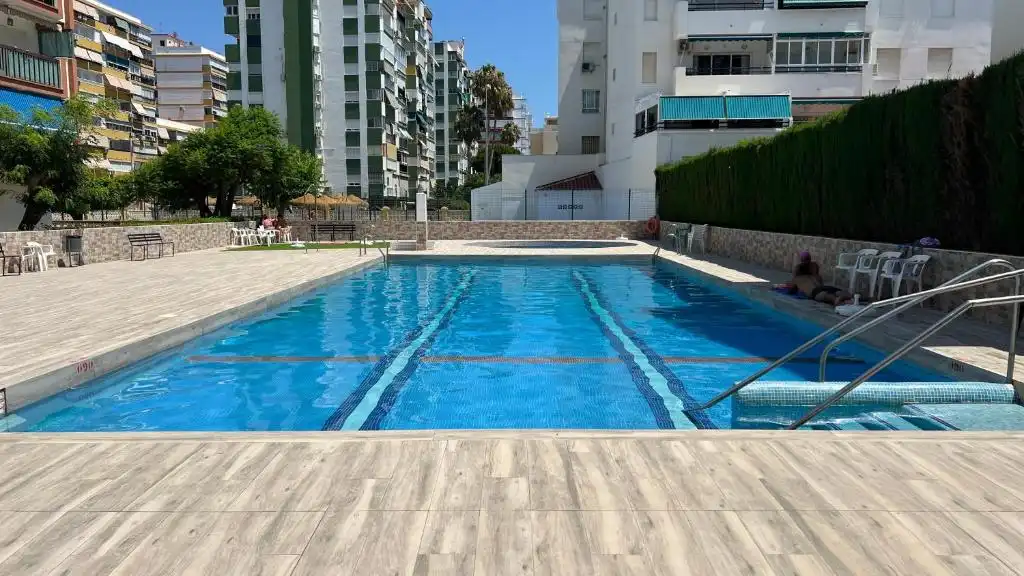 Habitatge amb piscina en venda a Avenida de Andalucía