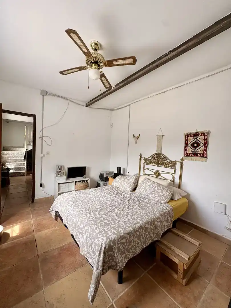 Dormitori de Casa o xalet en venda en Carmona amb Aire condicionat, Jardí privat i Traster