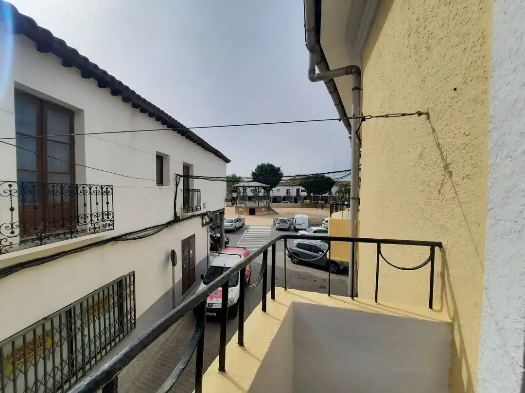 Vista exterior de Casa o xalet en venda en Escalona amb Balcó