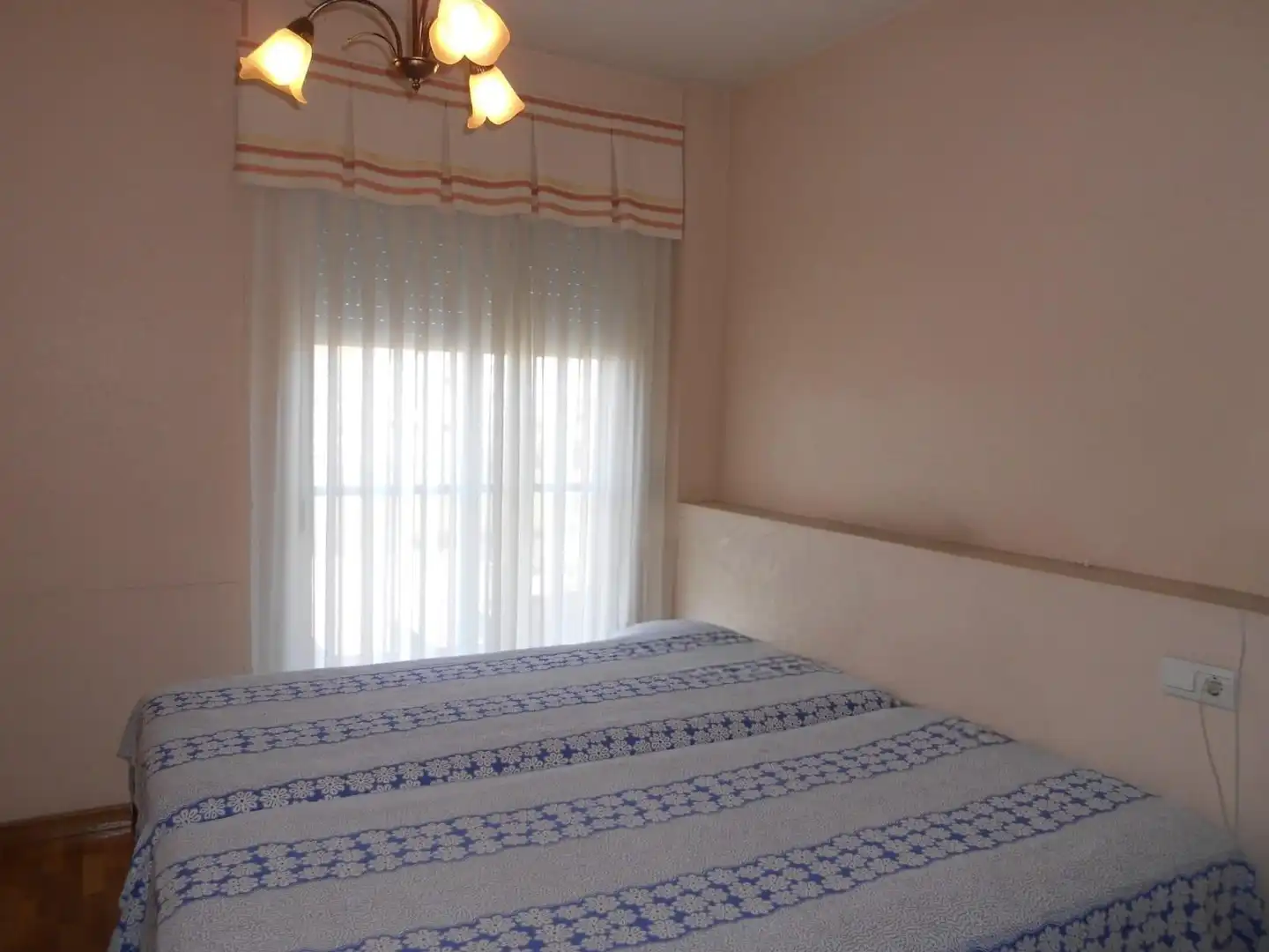 Schlafzimmer von Einfamilien-Reihenhaus zum Verkauf in Murcia mit Klimaanlage, Heizung und Privatgarten