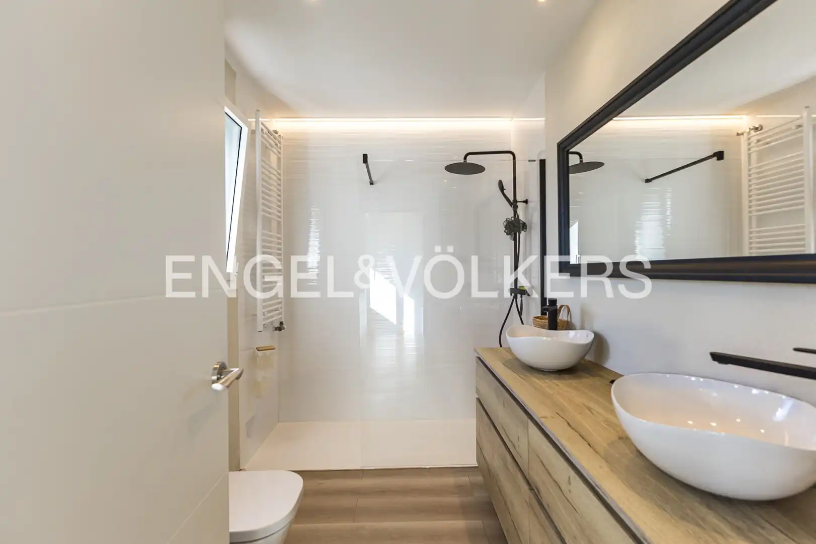Bathroom of Houses for sale in El Vendrell  with Heating, Private garden and Parquet flooring