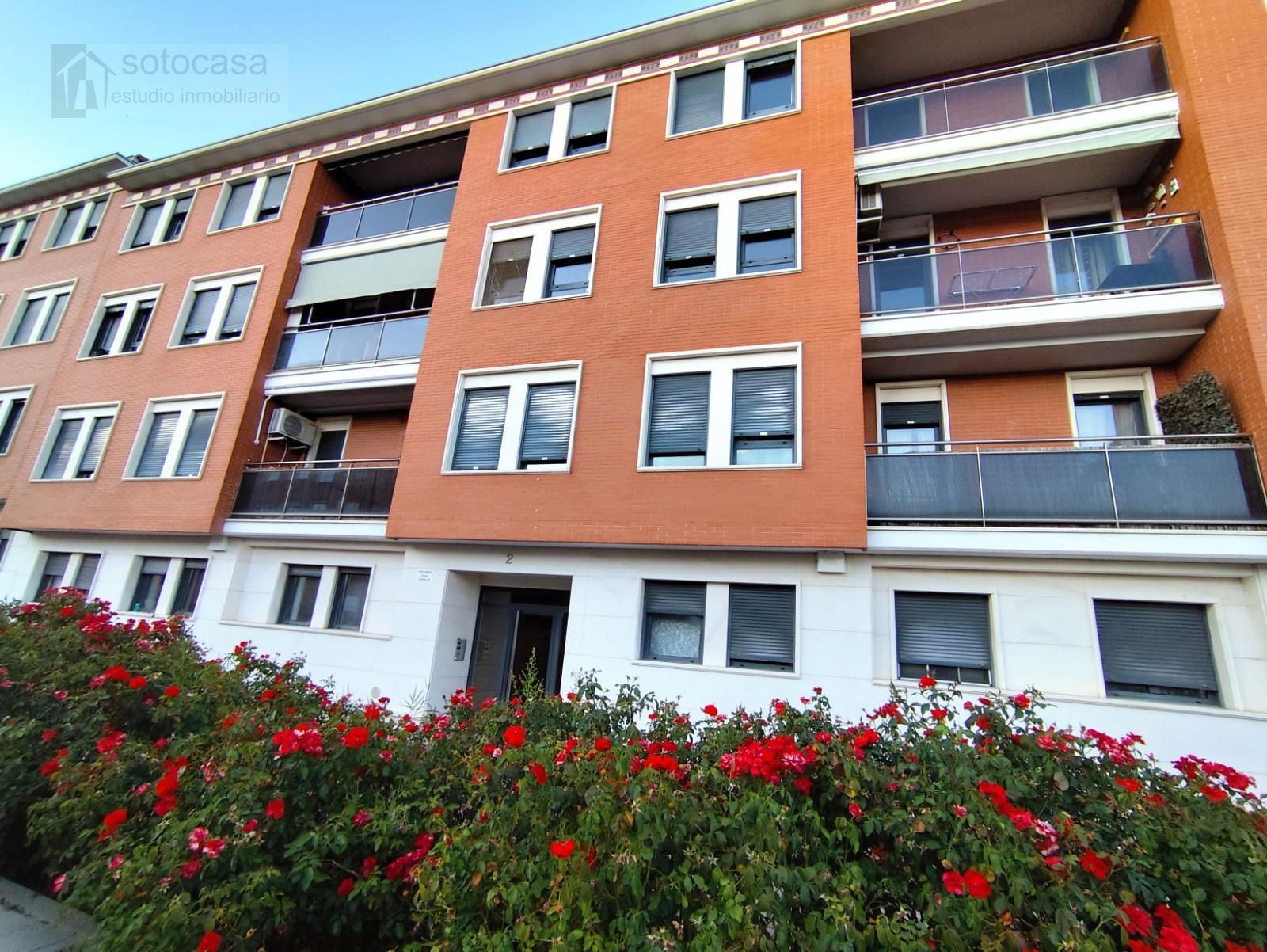 Exterior view of Flat for sale in Cistérniga  with Heating, Terrace and Storage room