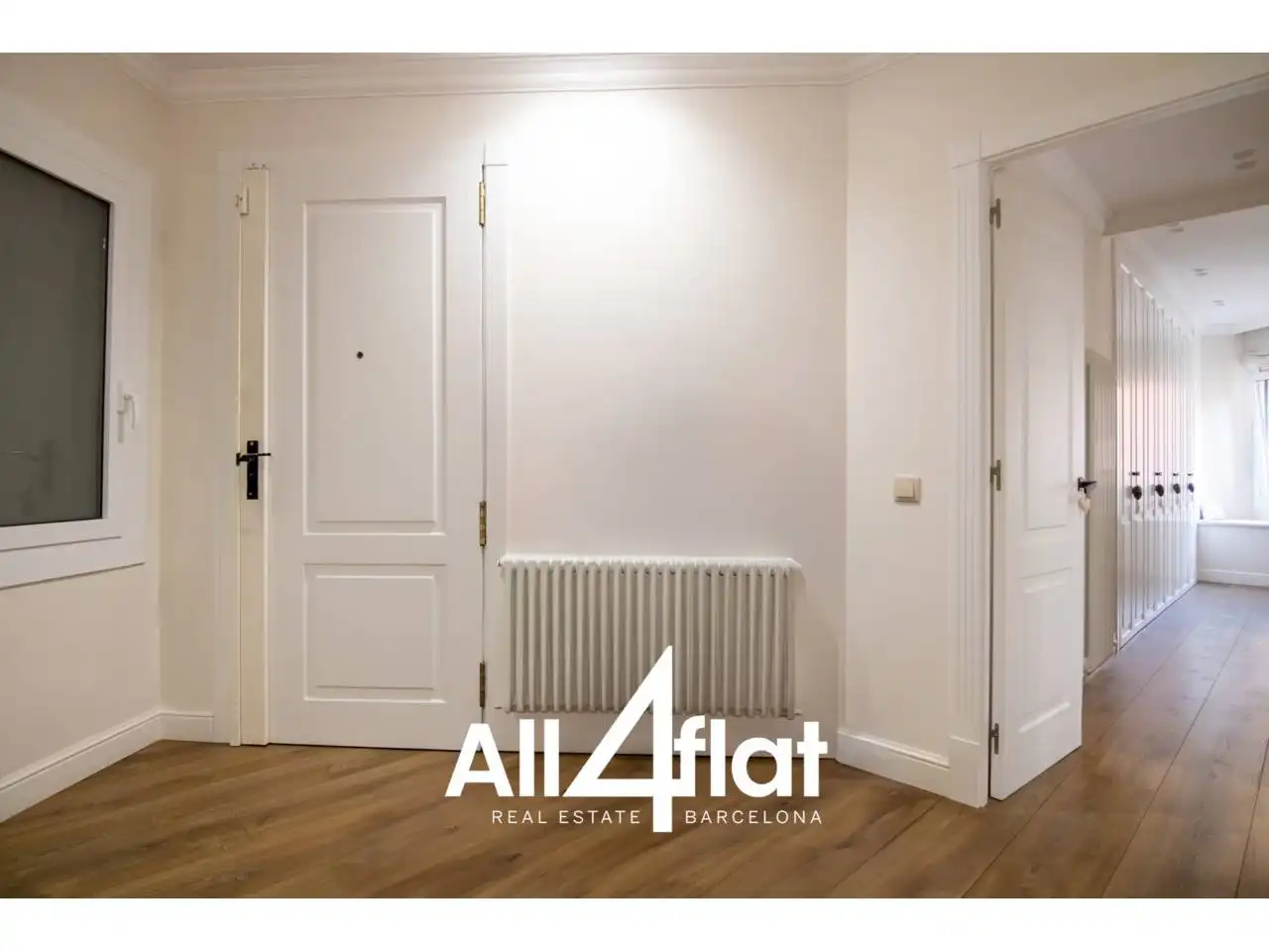 Flat for sale in Barcelona  with Air Conditioner, Heating and Parquet flooring