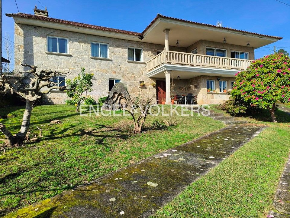 Exterior view of House or chalet for sale in Poio  with Heating, Private garden and Parquet flooring
