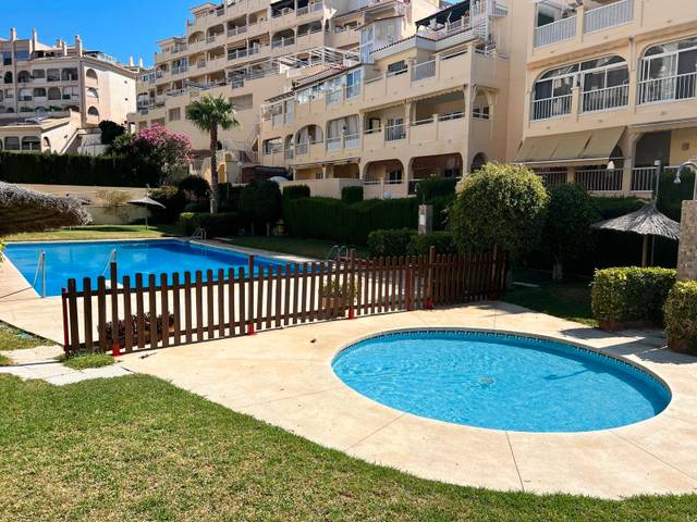 Piso en Venta en Zona Centro Comercial Torrequebrada