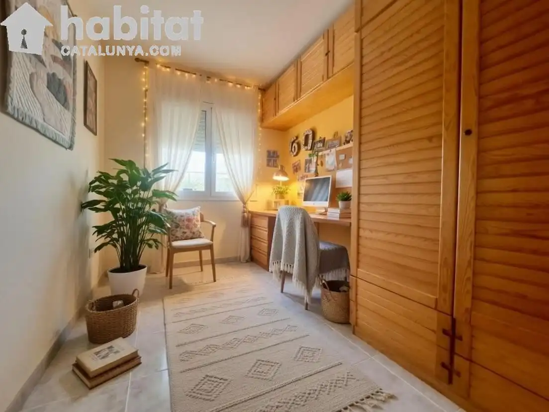 Habitación de Casa adosada en venta en Martorell con Aire acondicionado, Calefacción y Jardín privado
