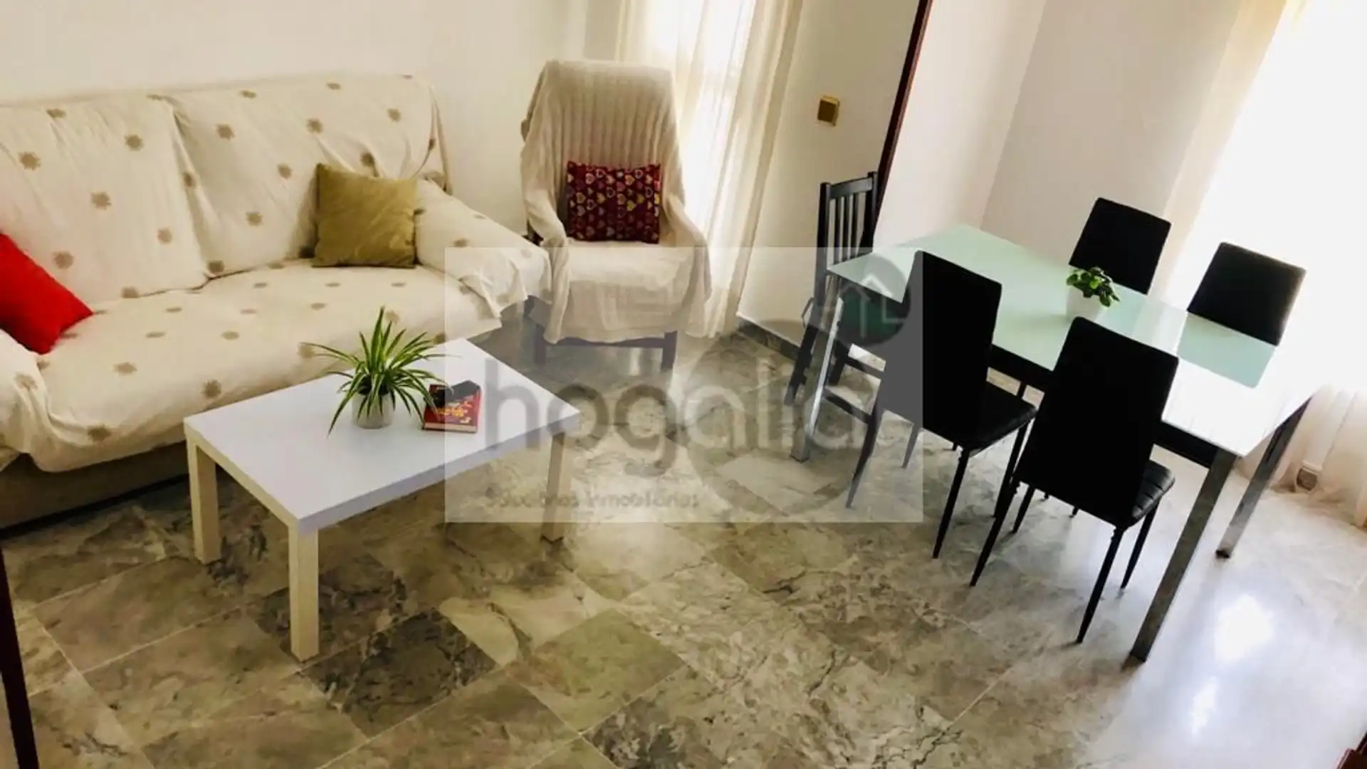 Sala de estar de Piso de alquiler en  Sevilla Capital con Aire acondicionado, Terraza y Amueblado