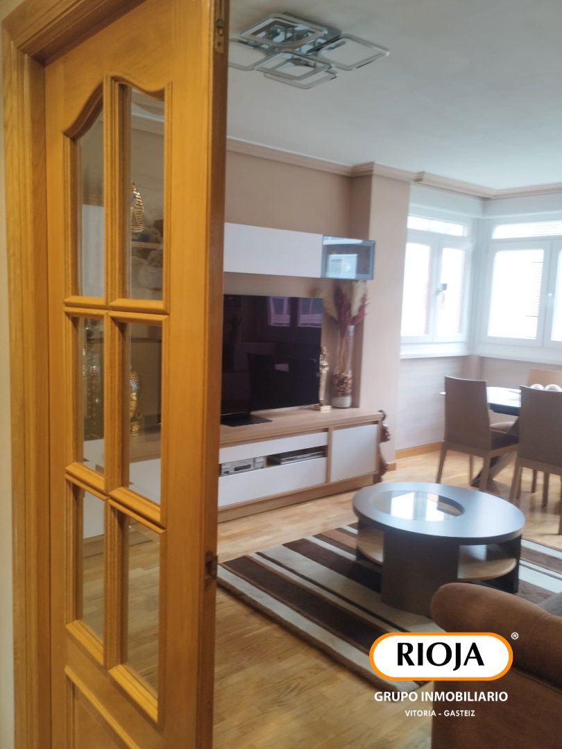 Living room of Flat for sale in Vitoria - Gasteiz  with Heating, Terrace and Storage room