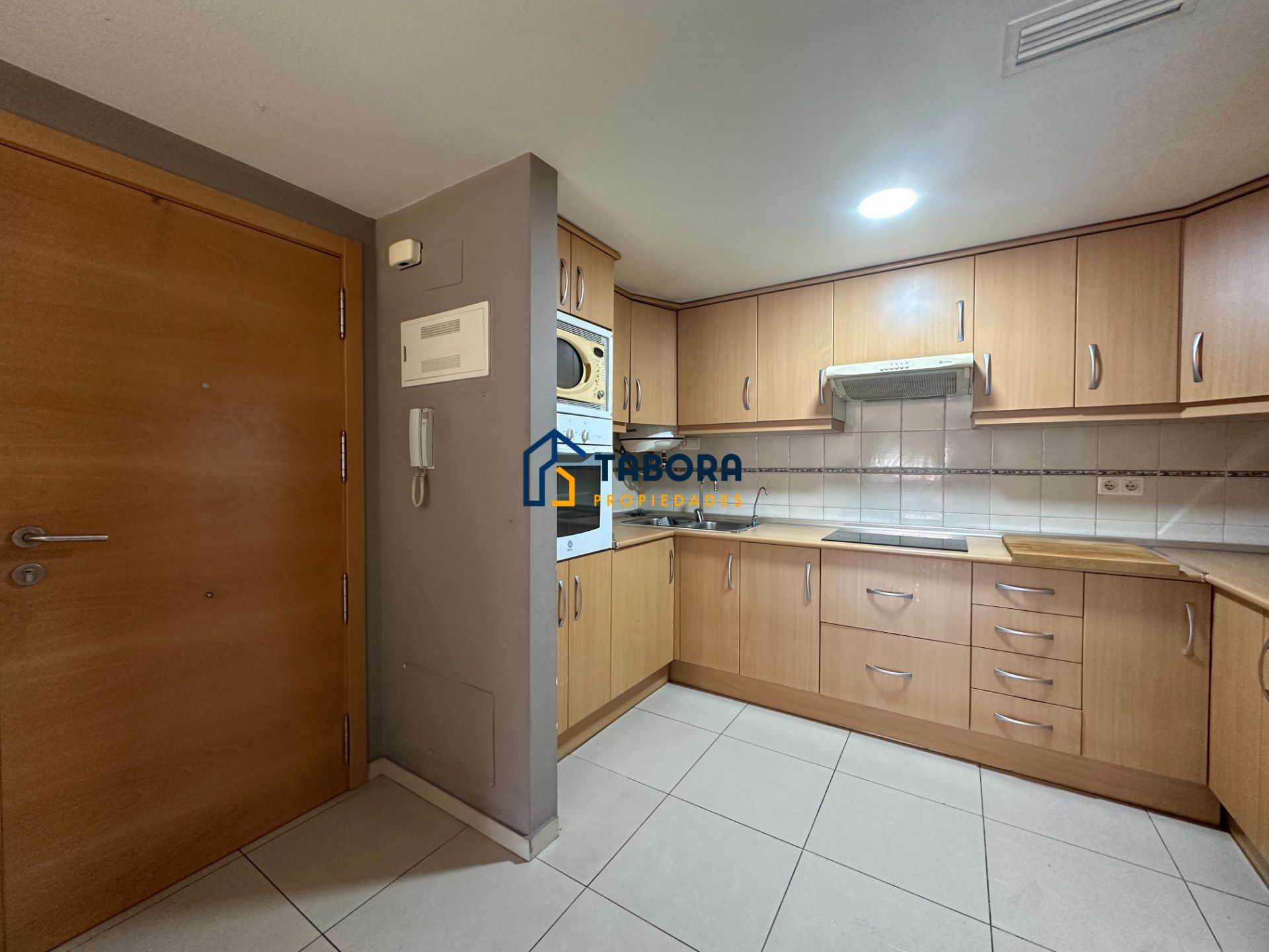 Kitchen of Flat for sale in Alicante / Alacant  with Air Conditioner, Oven and Microwave