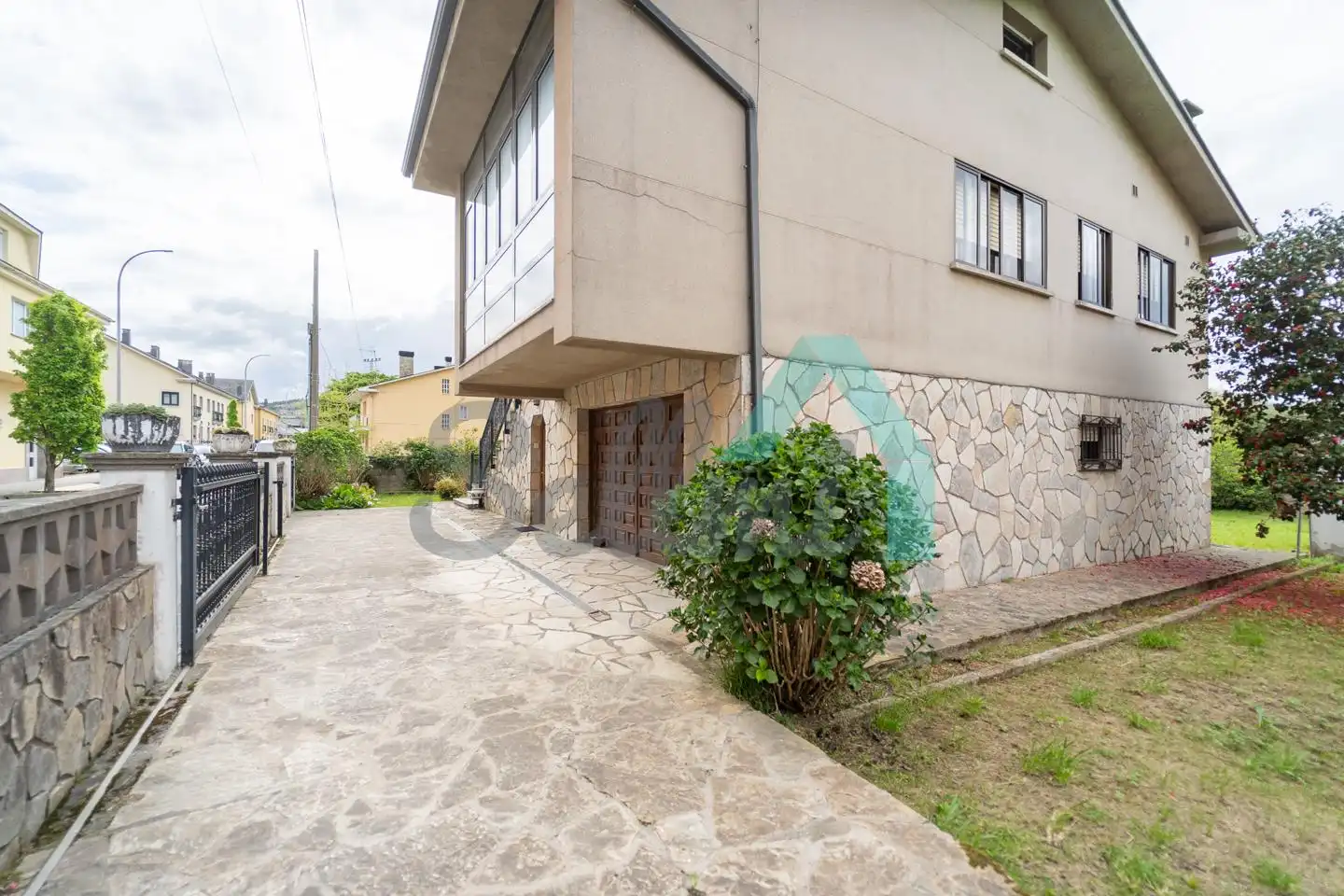 Vista exterior de Casa o chalet en venta en Ribadeo con Calefacción, Jardín privado y Parquet