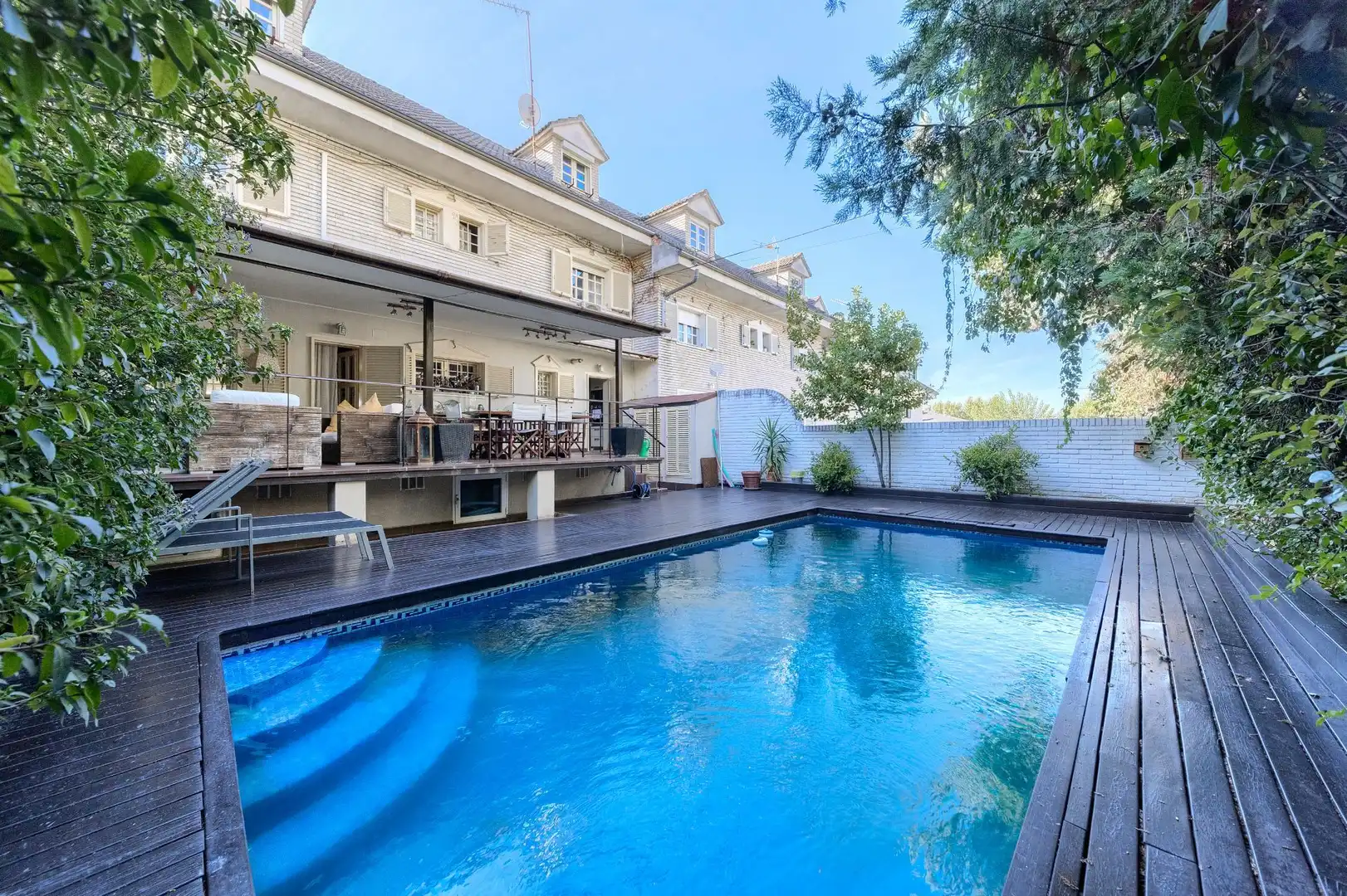 Adossat amb piscina en venda a de la Concepción