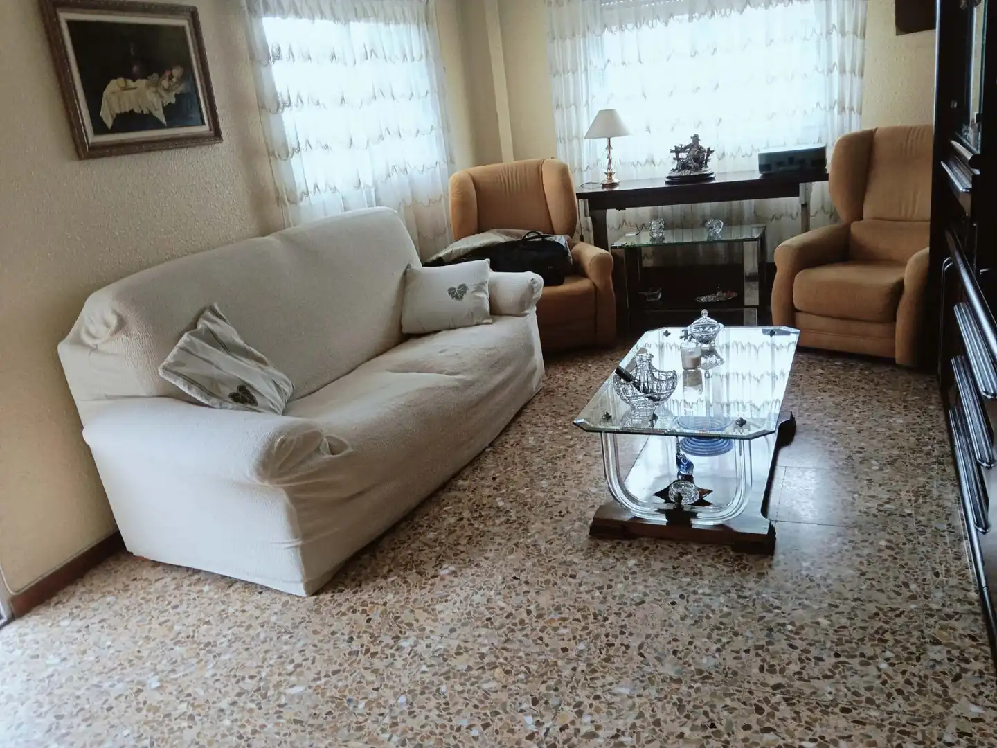 Living room of Flat for sale in Zaragoza  with Heating, Terrace and Furnished