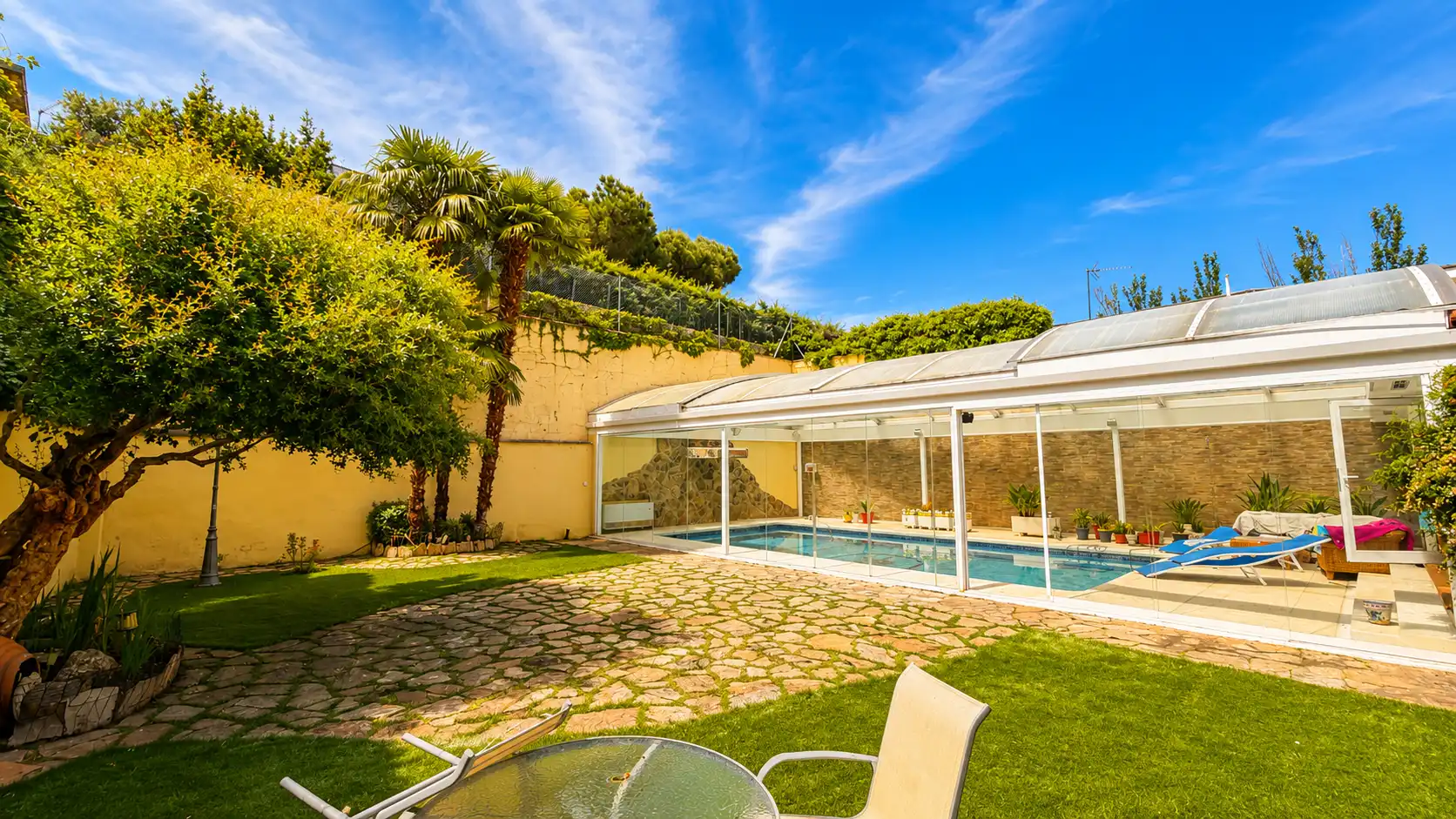 Swimming pool of Houses for sale in San Lorenzo de El Escorial  with Air Conditioner, Heating and Private garden