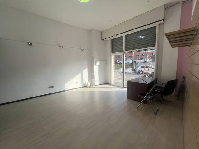 Local comercial en Alquiler en ROCABLANCA en Cerdanyola Nord