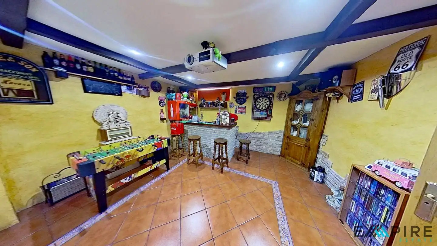 Casa adosada en venda en Parla amb Aire condicionat, Calefacció i Terrassa