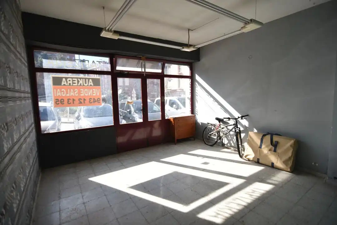 Local comercial en venta en Migel Aginaga Kalea