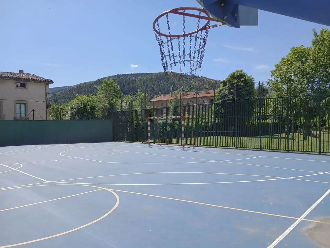 Parkplatz von Wohnung zum Verkauf in Ezcaray mit Heizung, Privatgarten und Terrasse